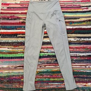 Yoga pants with pockets and zippers